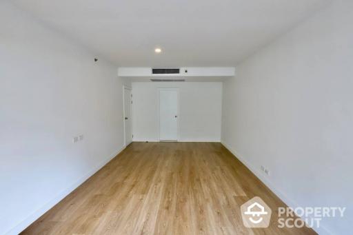 1-BR Condo at The Natural Place Suite Ngamduphli Condominium near MRT Lumphini