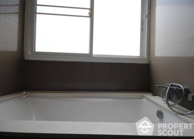 2-BR Apt. close to Phrom Phong