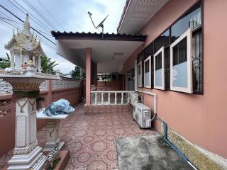 Rent - Detached House 200 sq.m. 4 bedroom 2 bathroom Tiwanon52 Alley Tiwanon Rd.