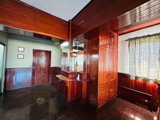 Condo for sale, Laem Thong, Sriracha, in the heart of Sriracha city. Spacious room