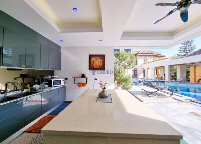 7 Bedrooms House in Phutara East Pattaya H010513