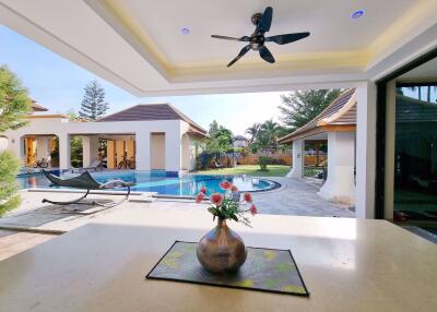 7 Bedrooms House in Phutara East Pattaya H010513