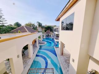 7 Bedrooms House in Phutara East Pattaya H010513