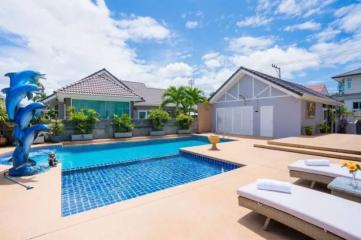 Pool villa for sale Pattaya Fully furnished