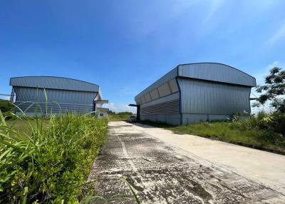 Factory warehouse for sale in Nong Irun, Ban Bueng, Chonburi.