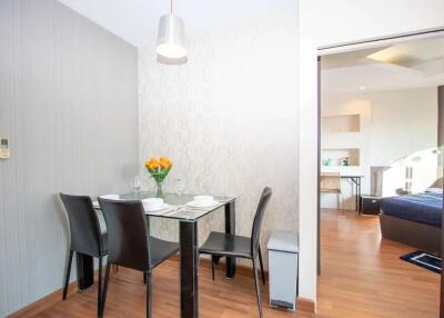 Charming 1-BR Apartment in Mountain View: Open Plan Living, Prime Location