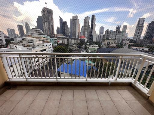 3-bedroom corner unit condo for sale on Phrom Phong