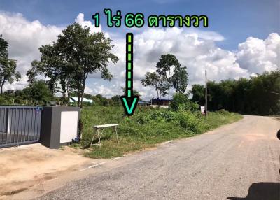 Beautiful plot of land for sale in Phanat Nikhom. Square pool, great price, Chonburi