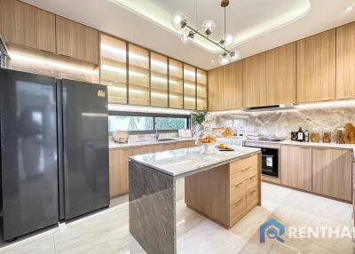 Are you looking for a luxury modern home? look no further!