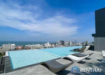 Luxury condo in the heart of Pattaya, 11th floor, sea view, 2 bedrooms, 2 bathrooms, price only 6,200,000 baht