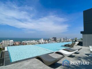 Luxury condo in the heart of Pattaya, 11th floor, sea view, 2 bedrooms, 2 bathrooms, price only 6,200,000 baht