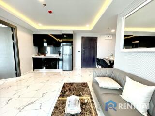 Luxury condo in the heart of Pattaya, 11th floor, sea view, 2 bedrooms, 2 bathrooms, price only 6,200,000 baht
