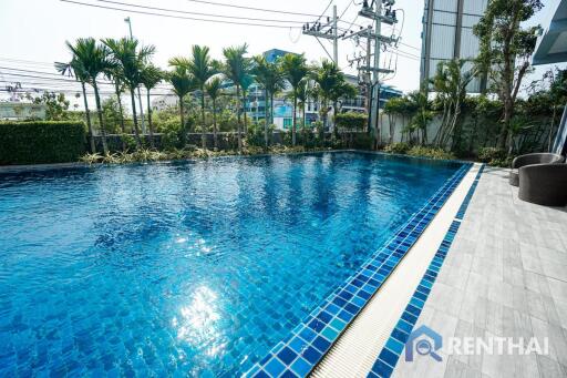 Urgent sale 2 bedroom condominium  walking distance to Jomtien Beach good location