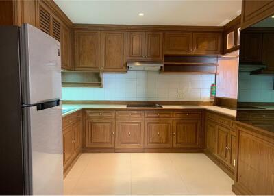 Newly Renovated 2-Bed Condo on High Floor at Newton Tower Condominium, Steps from BTS Nana! - 920071001-12423