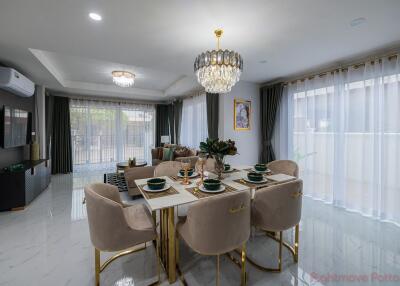 4 Bed House For Sale In East Pattaya - The Villa Rachawadee