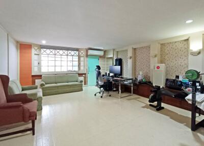 4 bed Penthouse in Premier Condominium Khlongtan Sub District P020495