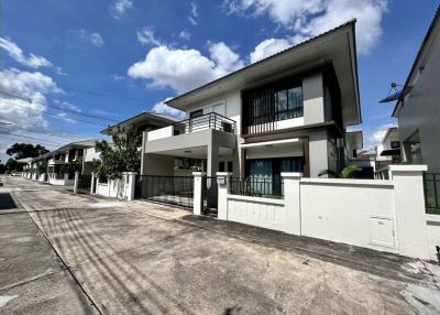 Single house for rent in Sriracha, The Complete, Sriracha, Chonburi.