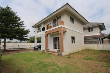 Partly furnished 3 bed house at Karnkanok Ville 8