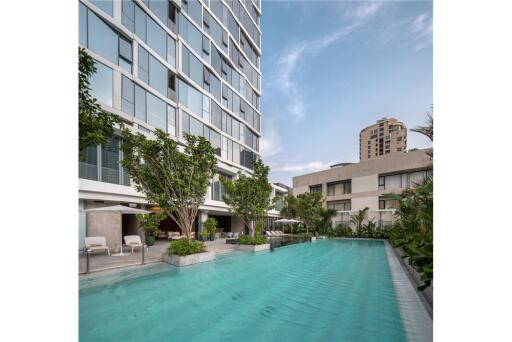 A FREEHOLD RESIDENCE SITUATED ON ONE OF THE MOST VALUABLE AND DESIRABLE LAND PLOTS IN BANGKOK