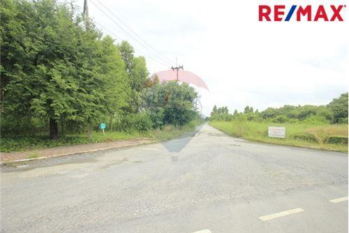 1,604 Sqm. Land listed for ฿ 3,609,000.