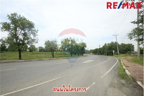 1,604 Sqm. Land listed for ฿ 3,609,000.