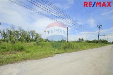 1,604 Sqm. Land listed for ฿ 3,609,000.