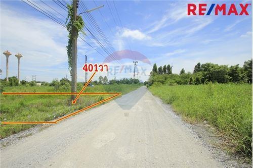 1,604 Sqm. Land listed for ฿ 3,609,000.