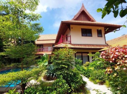 บ้านสองชั้นสไตล์ไทยบาหลีในจอมเทียน