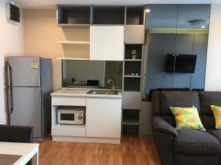 Khae Rai Intersection Condo for rent The Trust Condo Ngamwongwan Add Line : a_sungha100