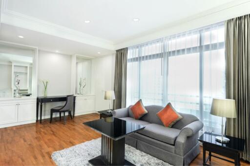 Centre Point Chidlom 1 BR Executive Suite/Balcony