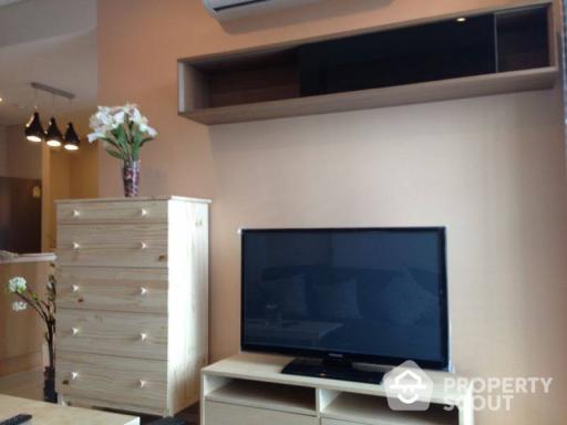 1-BR Condo at Villa Asoke near MRT Phetchaburi