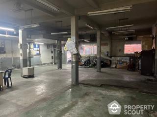 Retail Space for Rent in Si Phraya