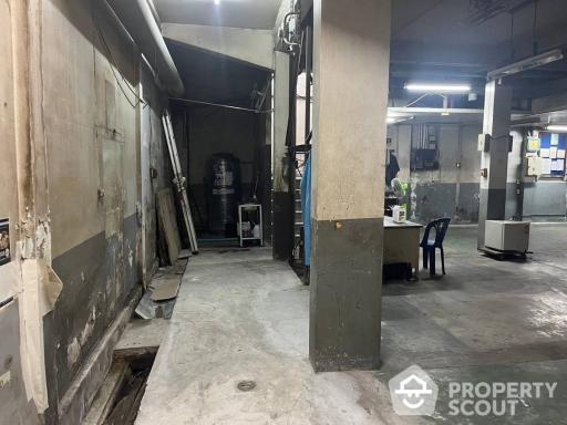Retail Space for Rent in Si Phraya