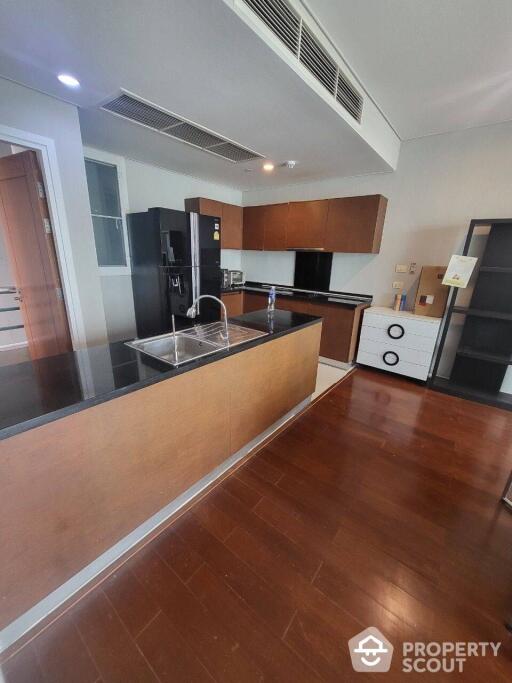 3-BR Condo at Wind Sukhumvit 23 near BTS Asok