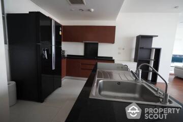 3-BR Condo at Wind Sukhumvit 23 near BTS Asok