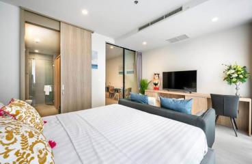 🔥HOT UNIT NEW IN!!! 🔥 1-Bedroom Condo, 0 Distance to BTS Ploenchit