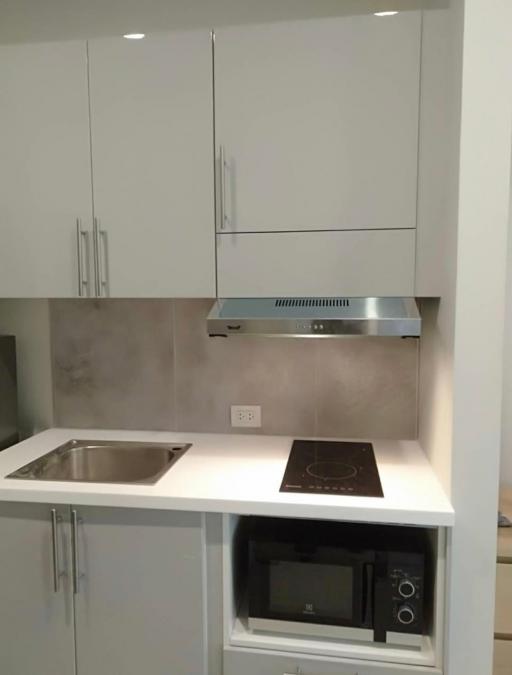 🔥HOT UNIT NEW IN!!! 🔥 1-Bed Condo in Ploenchit Area