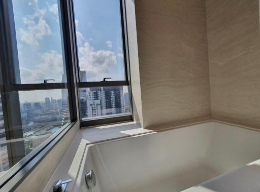 🔥New Penthouse🔥Spacious 3-Bed, 3-Bath Condo in Thonglor