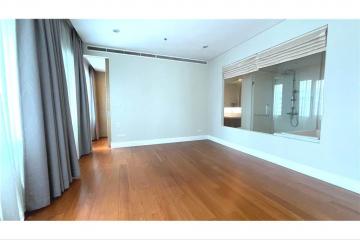 Exquisite Duplex Living in The Bright - Sukhumvit 24