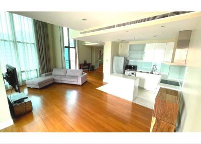 Exquisite Duplex Living in The Bright - Sukhumvit 24