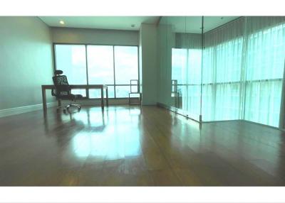 Exquisite Duplex Living in The Bright - Sukhumvit 24