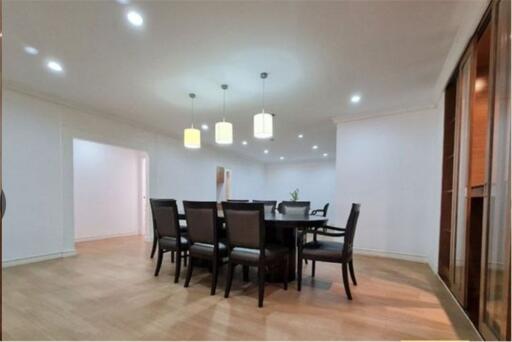 Pet-Friendly and Spacious 3-Bedroom Apartment in Sukhumvit Soi 31