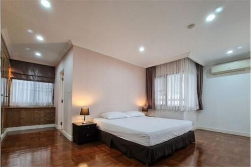 Pet-Friendly and Spacious 3-Bedroom Apartment in Sukhumvit Soi 31