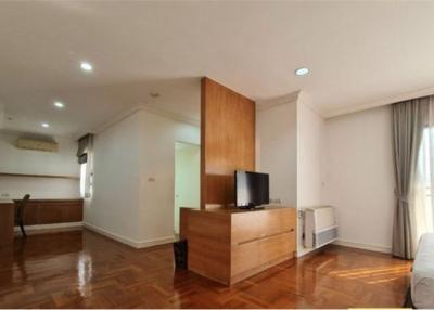 Pet-Friendly and Spacious 3-Bedroom Apartment in Sukhumvit Soi 31