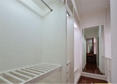 Pet-Friendly and Spacious 3-Bedroom Apartment in Sukhumvit Soi 31