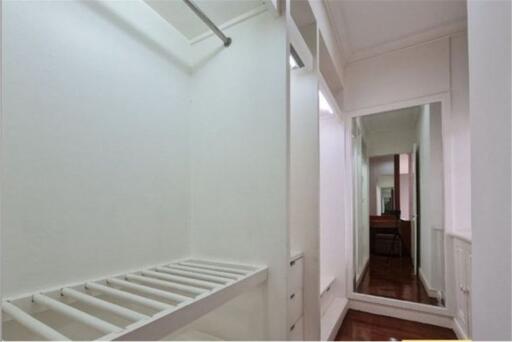 Pet-Friendly and Spacious 3-Bedroom Apartment in Sukhumvit Soi 31