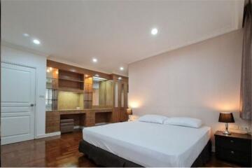 Pet-Friendly and Spacious 3-Bedroom Apartment in Sukhumvit Soi 31