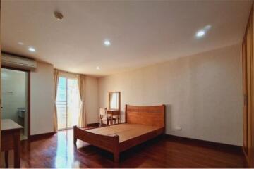 Classic-Style Apartment in Low-Rise Building, Ploenchit, Near BTS Station - 920071001-12435