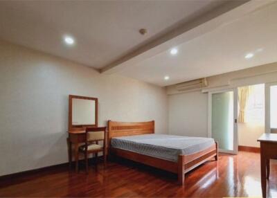 Classic-Style Apartment in Low-Rise Building, Ploenchit, Near BTS Station - 920071001-12435