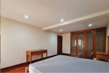 Classic-Style Apartment in Low-Rise Building, Ploenchit, Near BTS Station - 920071001-12435